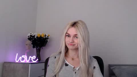 Snapshot of missemma1111 chatting on 02.24.25 EMMA online show from 02.24.25