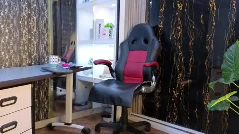 Escarlet online show from 09.30.25