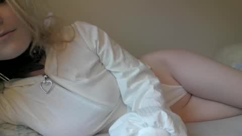 missflood online show from 03.12.26