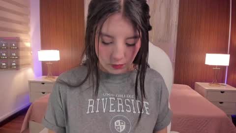 Bella Castillo online show from 01.16.25