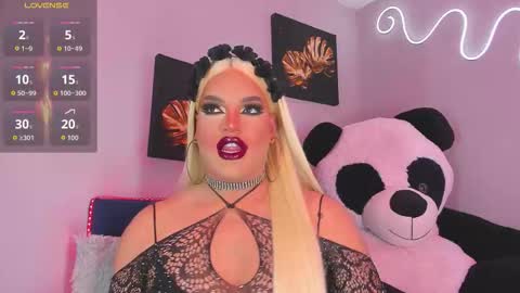Snapshot of misskassandraa_ chatting on 09.19.25 kassandra lazcano online show from 09.19.25