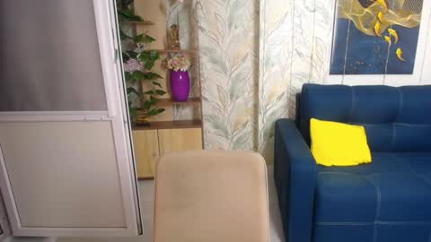 MissLaura online show from 11.19.25