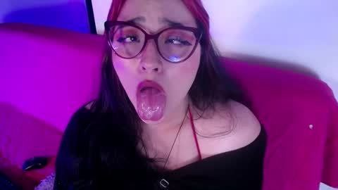 Snapshot of missloise chatting on 01.11.25 Miss Loise online show from 01.11.25