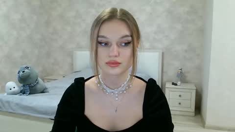 Snapshot of missmariat chatting on 02.04.25 OneGoddess online show from 02.04.25