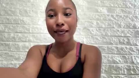 missmarimac online show from 03.11.26