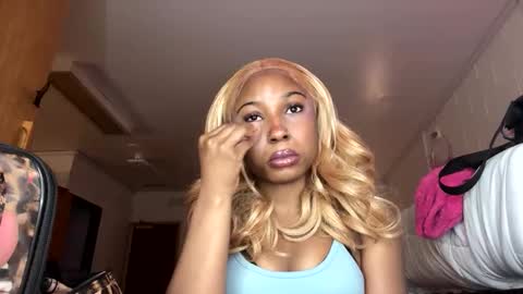 missmarimac online show from 03.17.26