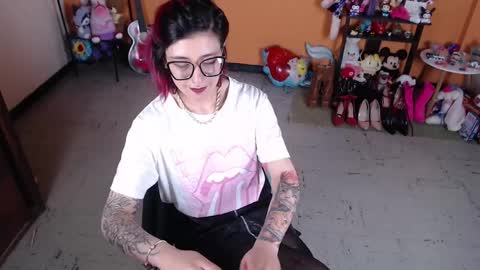 Miss Mia online show from 01.07.25