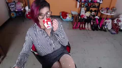 Miss Mia online show from 01.17.25