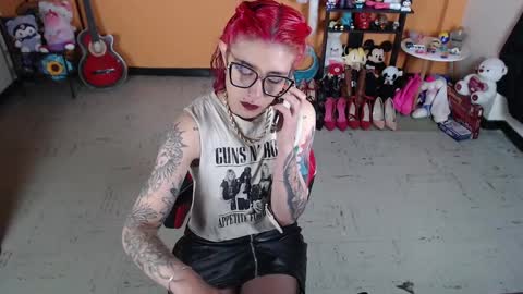 Miss Mia online show from 01.30.25