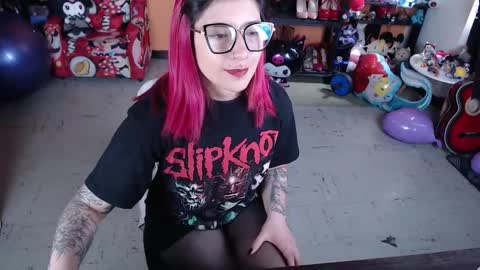 Miss Mia online show from 10.06.25