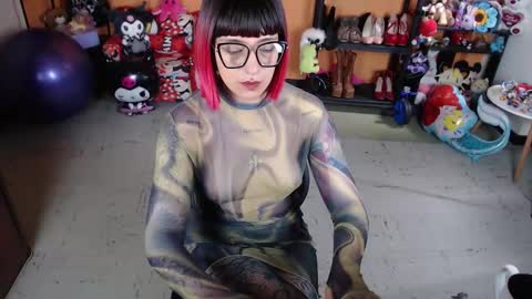 Miss Mia online show from 11.06.25