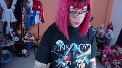 Miss Mia online show from 04.29.26