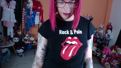 Miss Mia online show from 04.30.26