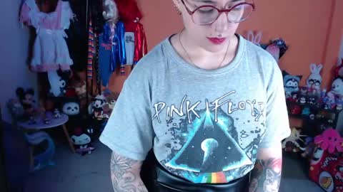 Miss Mia online show from 05.18.26