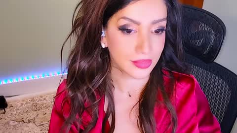 Snapshot of missmina chatting on 12.27.24 Mina online show from 12.27.24