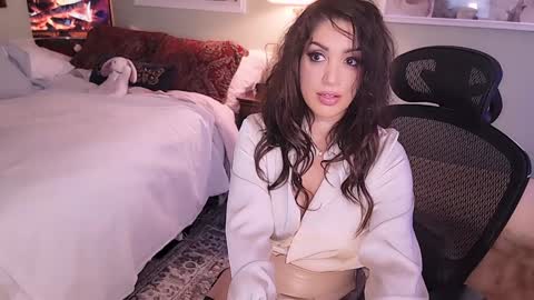 Snapshot of missmina chatting on 01.17.25 Mina online show from 01.17.25