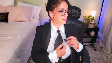 Snapshot of missmina chatting on 09.09.25 Mina online show from 09.09.25