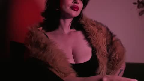   online show from 11.10.25