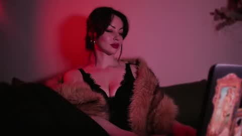   online show from 11.12.25