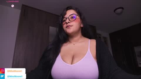 MissMoon online show from 11.05.25