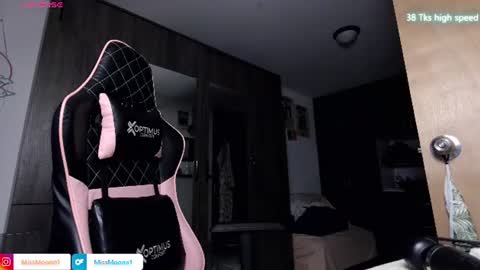 Snapshot of missmoonn chatting on 07.25.26 MissMoon online show from 07.25.26