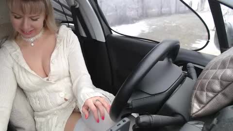 Snapshot of missofkiss chatting on 02.10.25 Olenka online show from 02.10.25