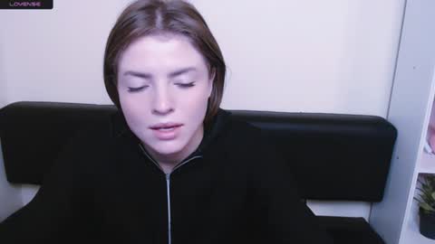 Olivia online show from 01.08.25