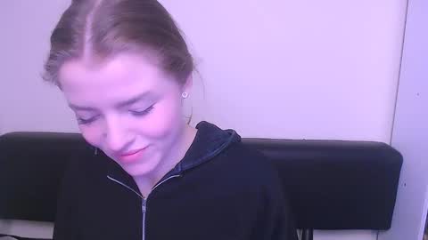 Olivia online show from 02.03.25