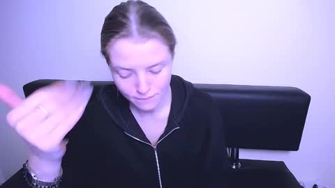 Olivia online show from 02.04.25