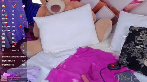 Snapshot of misspaulina__ chatting on 12.07.24 Pau Giraldo online show from 12.07.24