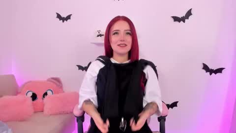 Snapshot of misspaulina__ chatting on 10.15.25 Pau Giraldo online show from 10.15.25