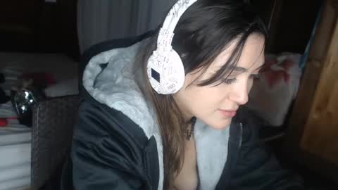 Snapshot of misspink152015 chatting on 12.25.24 sarah online show from 12.25.24