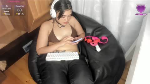 Snapshot of misspink152015 chatting on 01.13.25 sarah online show from 01.13.25