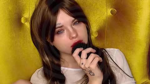 Snapshot of missslola chatting on 10.12.25 Misss Lola Angel online show from 10.12.25