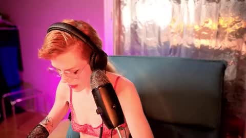 Snapshot of misstaco chatting on 03.21.26 Tacodeluxe online show from 03.21.26