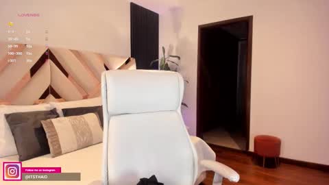 Fernanda Davila online show from 01.12.26