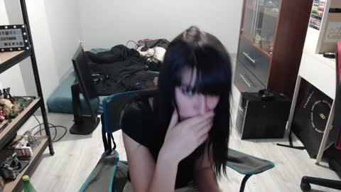 Snapshot of missthon chatting on 02.05.25 missthon online show from 02.05.25