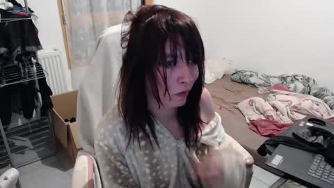 Snapshot of missthon chatting on 11.13.25 missthon online show from 11.13.25