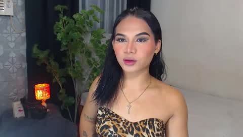 misstrishontop online show from 12.02.24