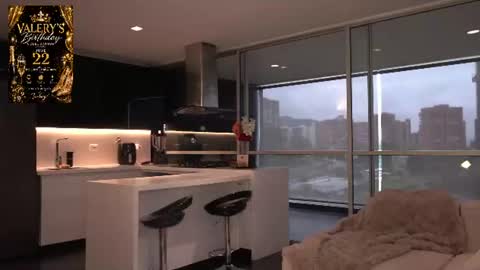 Snapshot of missvalery_1 chatting on 06.19.26 OF online show from 06.19.26