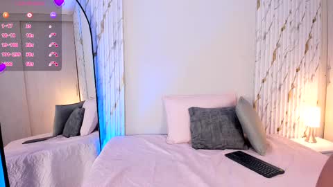 missvioleet online show from 10.16.25