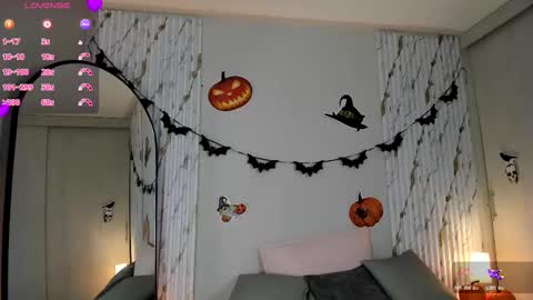 missvioleet online show from 10.19.25