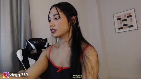 Snapshot of missvirggii chatting on 10.17.25 missvirggii online show from 10.17.25