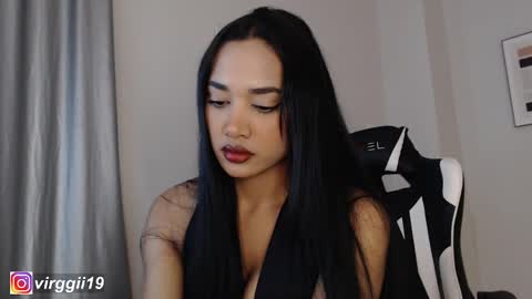 missvirggii online show from 10.23.25