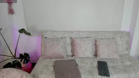 Pau OFmissweetpeach online show from 06.10.26