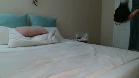 Snapshot of missxmonique chatting on 02.26.25 Monique online show from 02.26.25