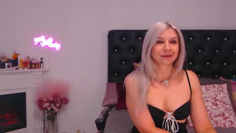 Crystal online show from 10.10.25