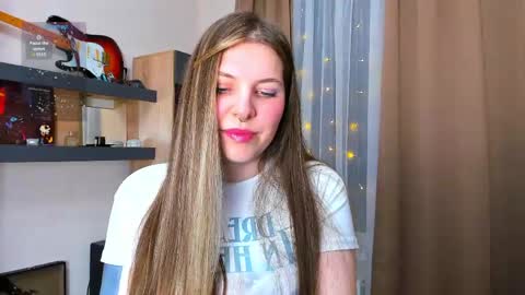 Snapshot of missyourann chatting on 04.19.26 Anya online show from 04.19.26
