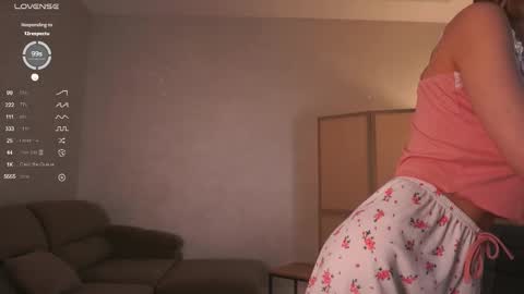 Snapshot of mist_mia chatting on 10.07.25 Mia online show from 10.07.25