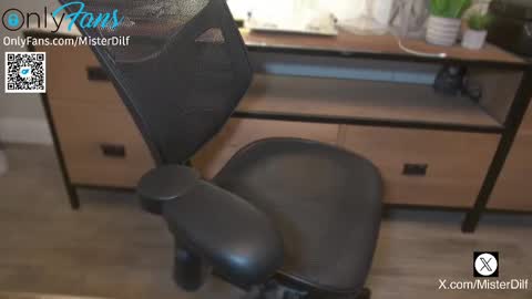 MISTER DILF  online show from 03.05.25